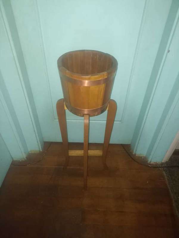 Potplant holder with stand