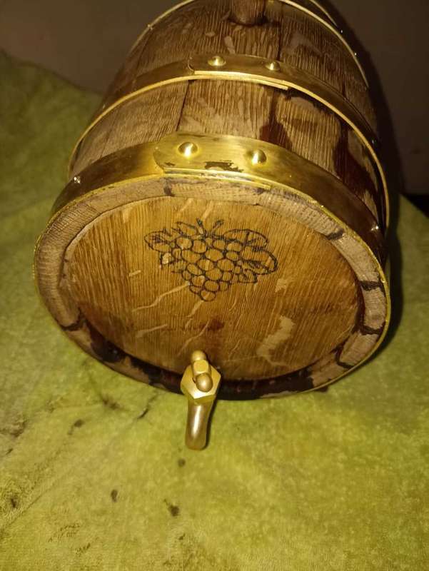 Brass wine Barrel 5 litres with wooden knob