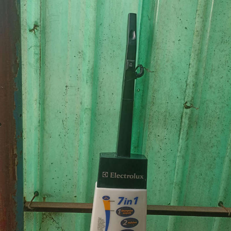 Electrolux 7 in 1 Carpet shampooer