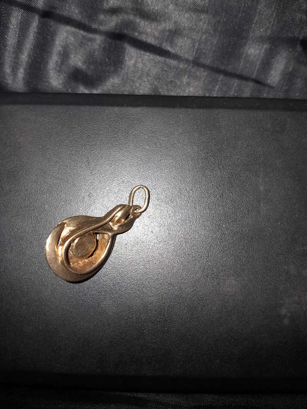 9 carat vintage pearl pendant