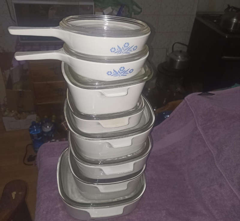 WOW 29 piece Corningware set mint condition