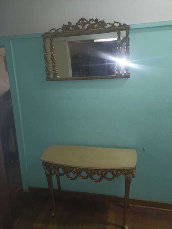 Entrance hall mirror and table
