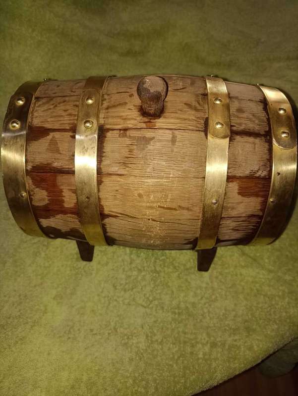 Brass wine Barrel 5 litres with wooden knob