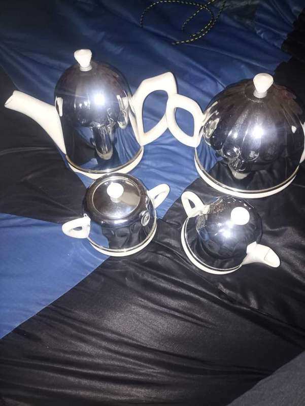 Vintage 4 peace Teaset Porcelain