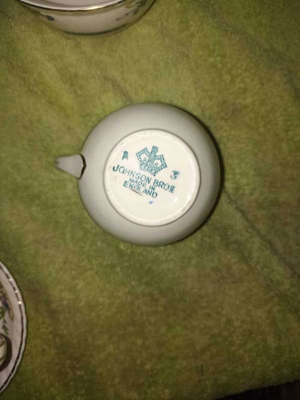 Johnson Bros dinner service Eastbourne