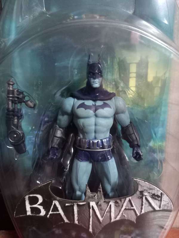 DC Direct Batman Arkham City Batman (Detective Mode) Series 2 Collector Action Figure