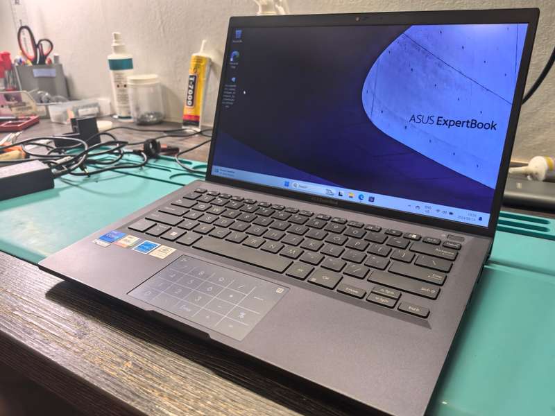 11th GEN i7-ASUS EXPERTBOOK B1400c*i7-1165G7*16GB RAM*512GB SSD*FHD*G7 GRAPHICS*
