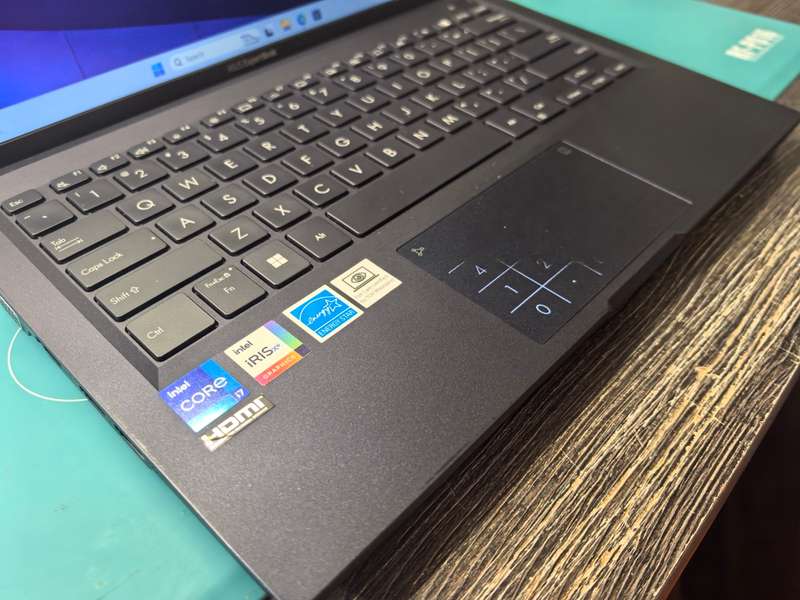11th GEN i7-ASUS EXPERTBOOK B1400c*i7-1165G7*16GB RAM*512GB SSD*FHD*G7 GRAPHICS*