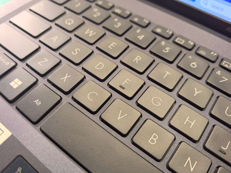 11th GEN i7-ASUS EXPERTBOOK B1400c*i7-1165G7*16GB RAM*512GB SSD*FHD*G7 GRAPHICS*