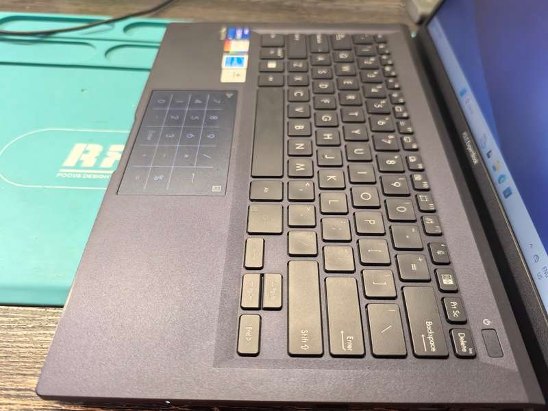11th GEN i7-ASUS EXPERTBOOK B1400c*i7-1165G7*16GB RAM*512GB SSD*FHD*G7 GRAPHICS*