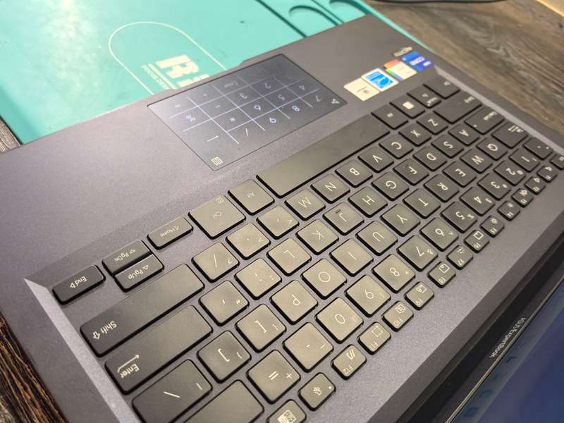 11th GEN i7-ASUS EXPERTBOOK B1400c*i7-1165G7*16GB RAM*512GB SSD*FHD*G7 GRAPHICS*