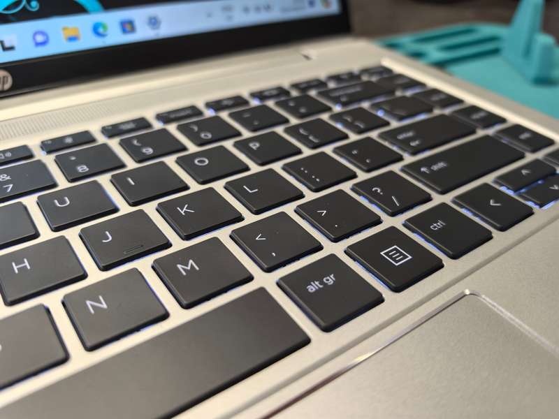 LATE ENTRY-HP PROBOOK 440 G9-i5-1235U-16GB DDR4-256GB SSD-FHD-10 CORES-Warranty 12 MONTHS