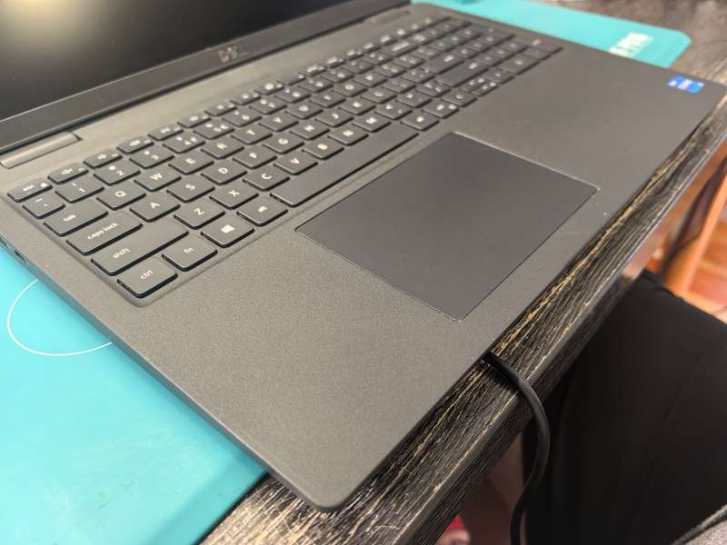 LATE ENTRY-11TH GEN-DELL LATITUDE 3520-i5-1135G7-8GB DDR4-256GB SSD-FHD