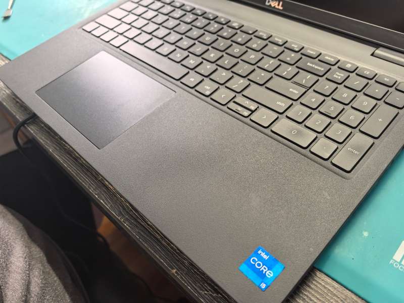 LATE ENTRY-11TH GEN-DELL LATITUDE 3520-i5-1135G7-8GB DDR4-256GB SSD-FHD