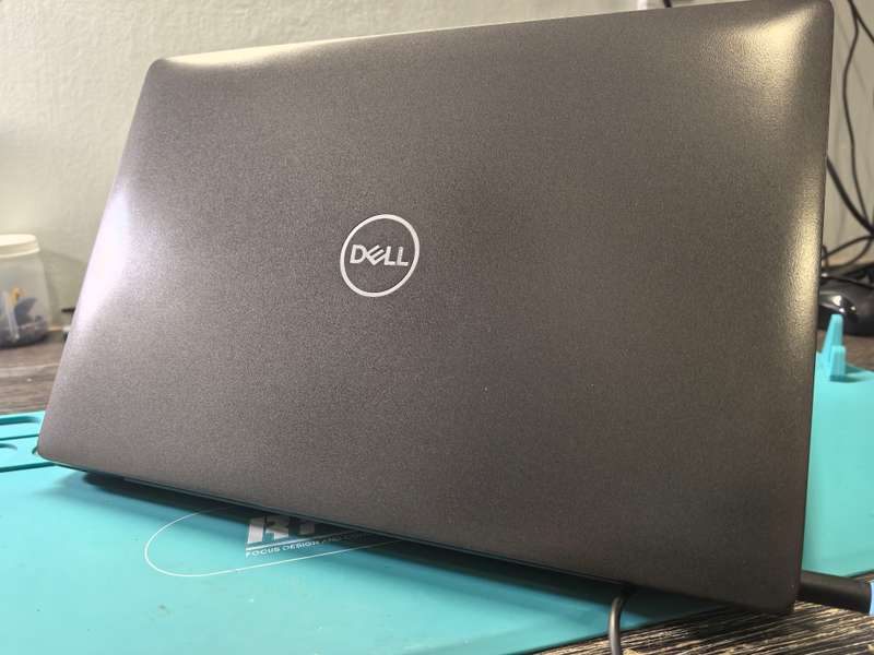 8th Gen Quad Core i7 Dell Latitude 5500 i7-8665U 16GB UHD 620 256GB SSD Full HD