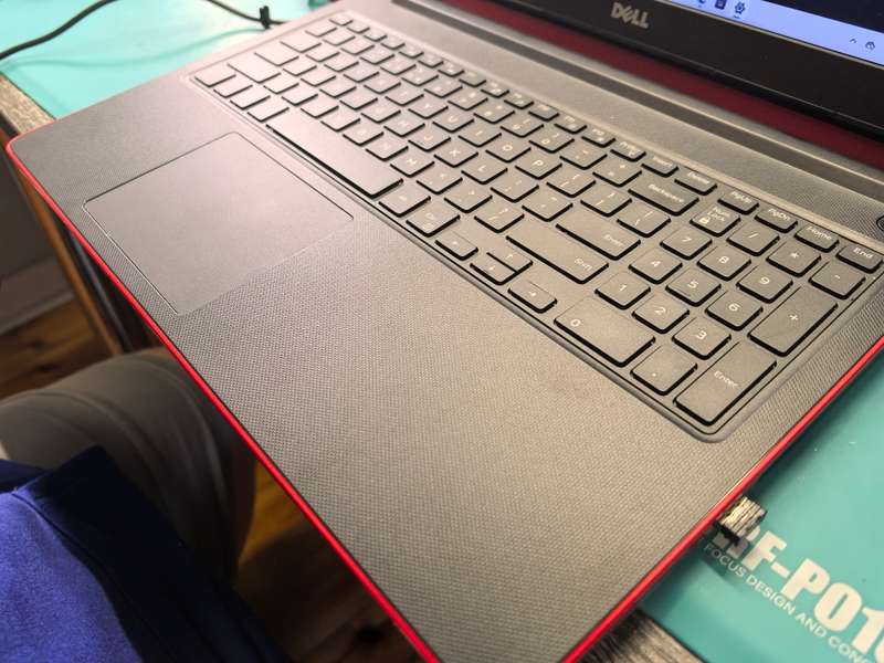 DELL VOSTRO 15 3568-i5-7200U-FHD 1920X1080-512GB SSD-8GB DDR4