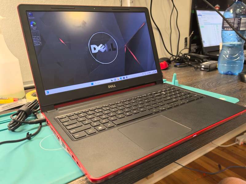 DELL VOSTRO 15 3568-i5-7200U-FHD 1920X1080-512GB SSD-8GB DDR4