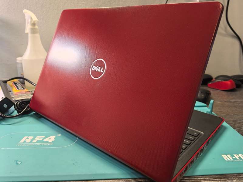 DELL VOSTRO 15 3568-i5-7200U-FHD 1920X1080-512GB SSD-8GB DDR4