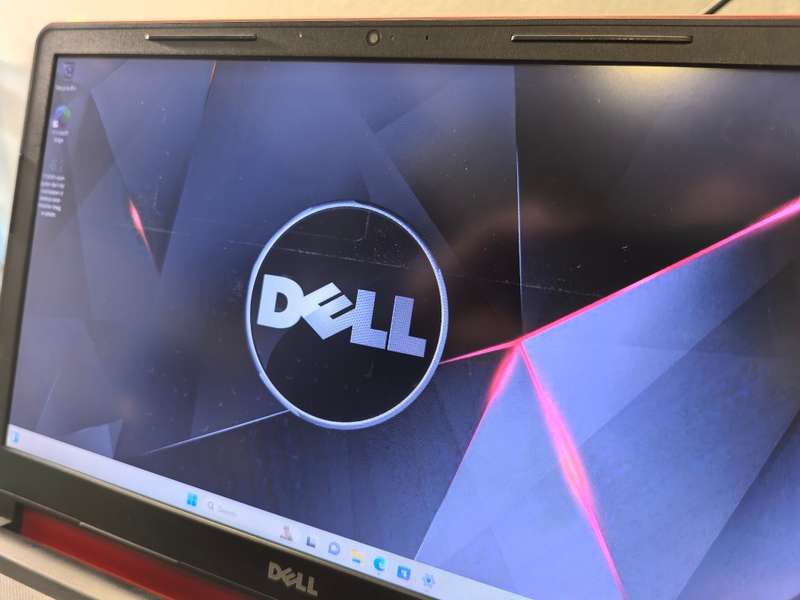 DELL VOSTRO 15 3568-i5-7200U-FHD 1920X1080-512GB SSD-8GB DDR4