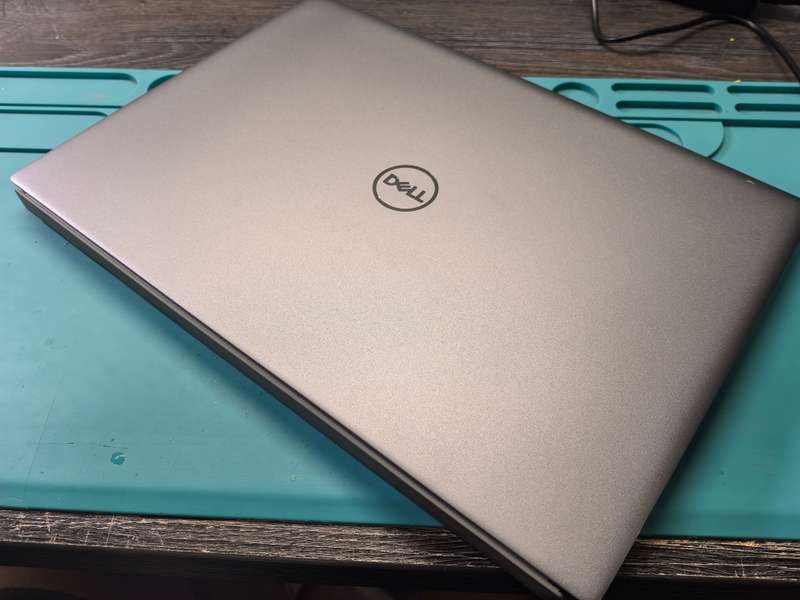 12TH GEN i7-DELL VOSTRO 5620-i7-1260P-32GB RAM-2TB SSD-FHD+*XE GRAPHICS
