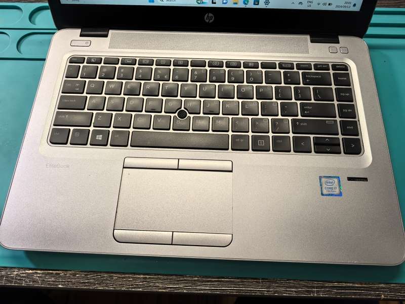 HP ELITEBOOK 840 G4-i7-7500U-8GB*256GB SSD-FULL HD-HD 620-BACKLIT