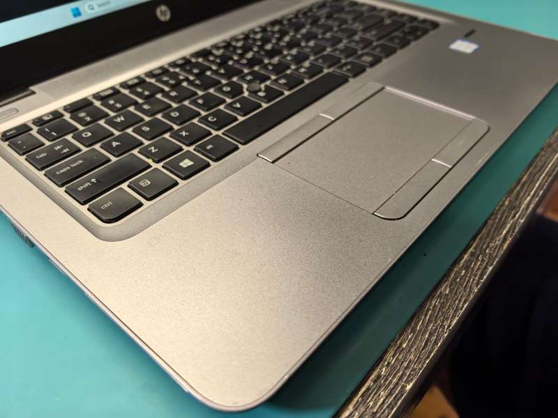 HP ELITEBOOK 840 G4-i7-7500U-8GB*256GB SSD-FULL HD-HD 620-BACKLIT
