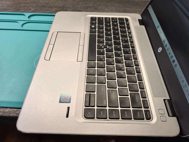 HP ELITEBOOK 840 G4-i7-7500U-8GB*256GB SSD-FULL HD-HD 620-BACKLIT