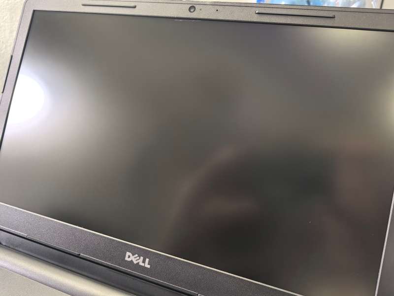 Dell Inspiron 15 3567 i3-6006u 256GB SSD 8GB RAM DVD HD520 Graphics