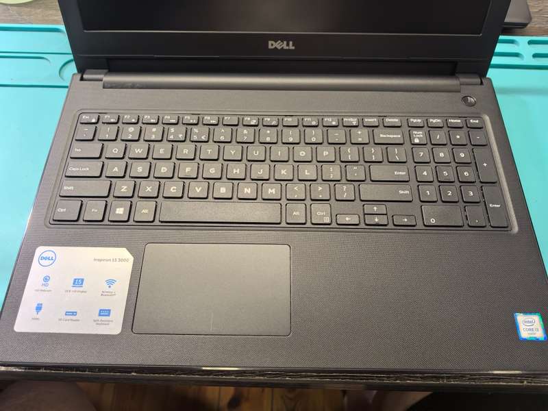 Dell Inspiron 15 3567 i3-6006u 256GB SSD 8GB RAM DVD HD520 Graphics