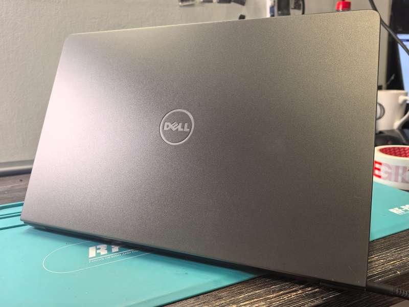 DELL VOSTRO 5568-i5-7200U-8GB-256GB SSD-FHD-BACKLIT