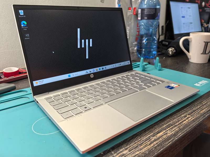 12TH GEN i5-TOUCSCREEN-HP PAVILION 14*I5-1235u-8GB-512GB SSD-FHD TOUCH
