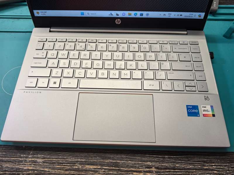 12TH GEN i5-TOUCSCREEN-HP PAVILION 14*I5-1235u-8GB-512GB SSD-FHD TOUCH