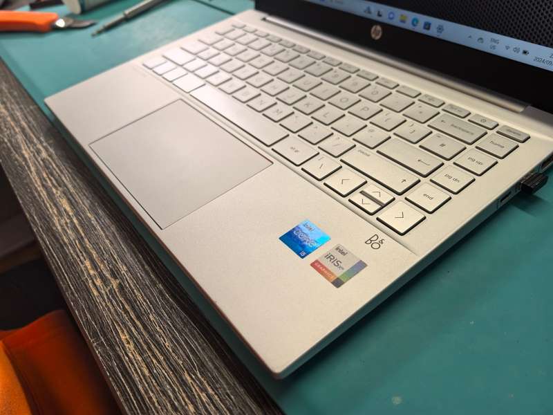 12TH GEN i5-TOUCSCREEN-HP PAVILION 14*I5-1235u-8GB-512GB SSD-FHD TOUCH