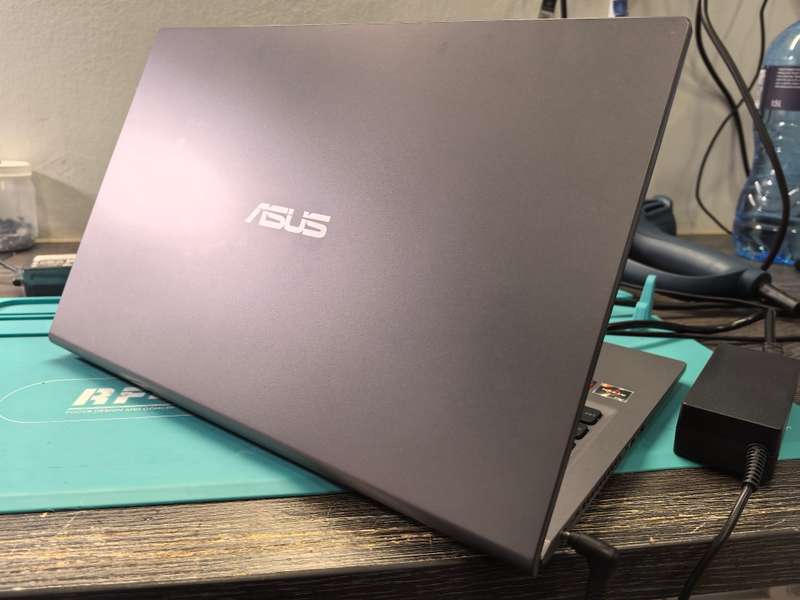 ASUS VIVOBOOK M515DA-RYZEN 5-3500U-8GB DDR4-256GB SSD-HD-RADEON GRAPHICS