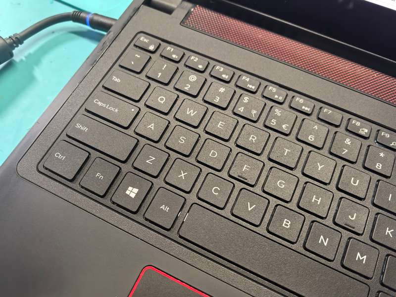 4K DISPLAY-GAMING i7-DELL INSPIRON 7559-i7-6700HQ-NVIDIA GTX960M-16GB RAM-256GB NVME-1000GB HDD