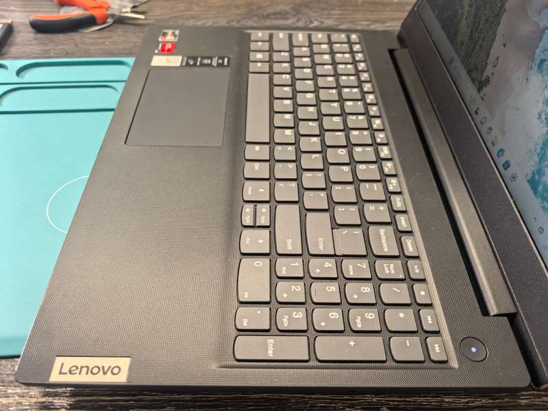 RADEON ADRENILAN EDITION-LENOVO IDEAPAD 3-RYZEN 5-3500U-8GB DDR4-256GB SSD-HD-VEGA 8 GRAPHICS