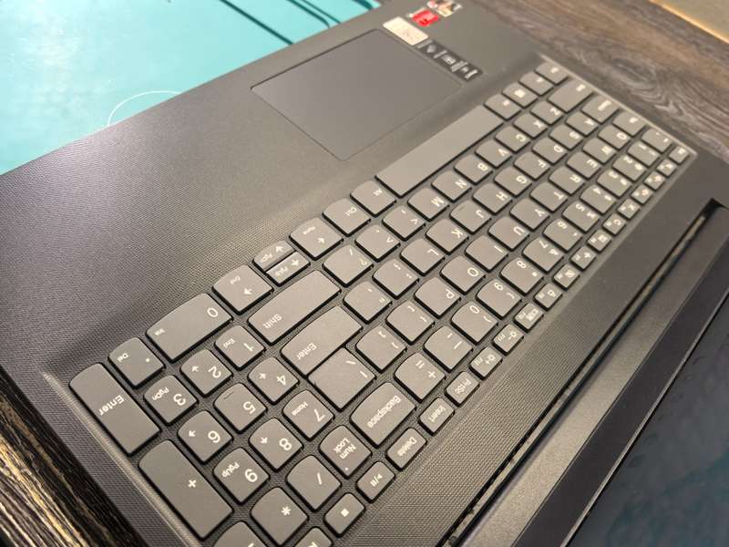 RADEON ADRENILAN EDITION-LENOVO IDEAPAD 3-RYZEN 5-3500U-8GB DDR4-256GB SSD-HD-VEGA 8 GRAPHICS