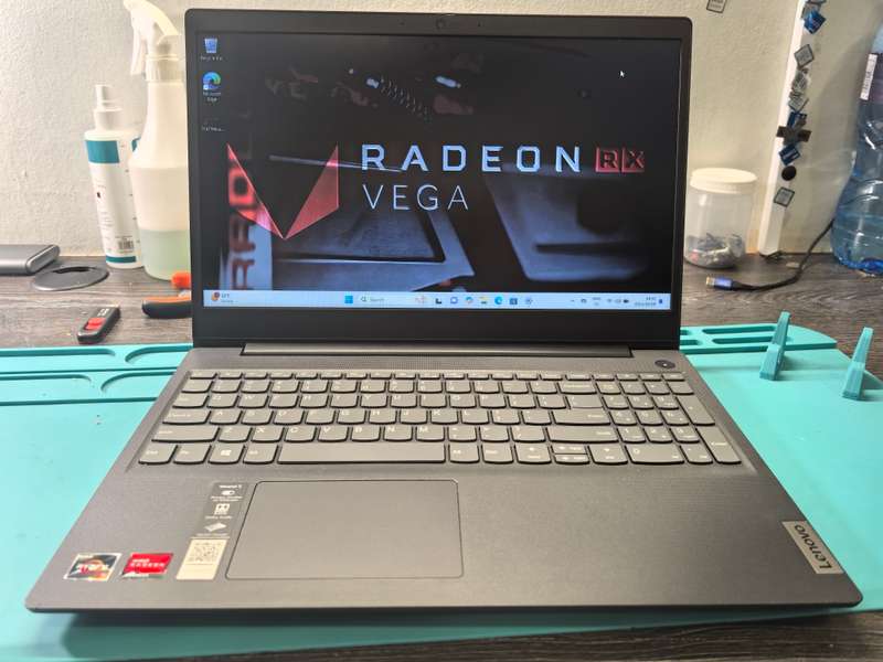 RADEON ADRENILAN EDITION-LENOVO IDEAPAD 3-RYZEN 5-3500U-8GB DDR4-256GB SSD-HD-VEGA 8 GRAPHICS