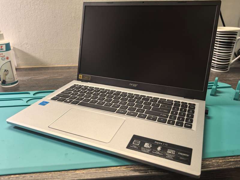 14TH GEN i3-ACER ASPIRE 3*i3-N305-8GB DDR5-512GB NVME-FULL HD-OCTA CORE-UHD GRAPHICS