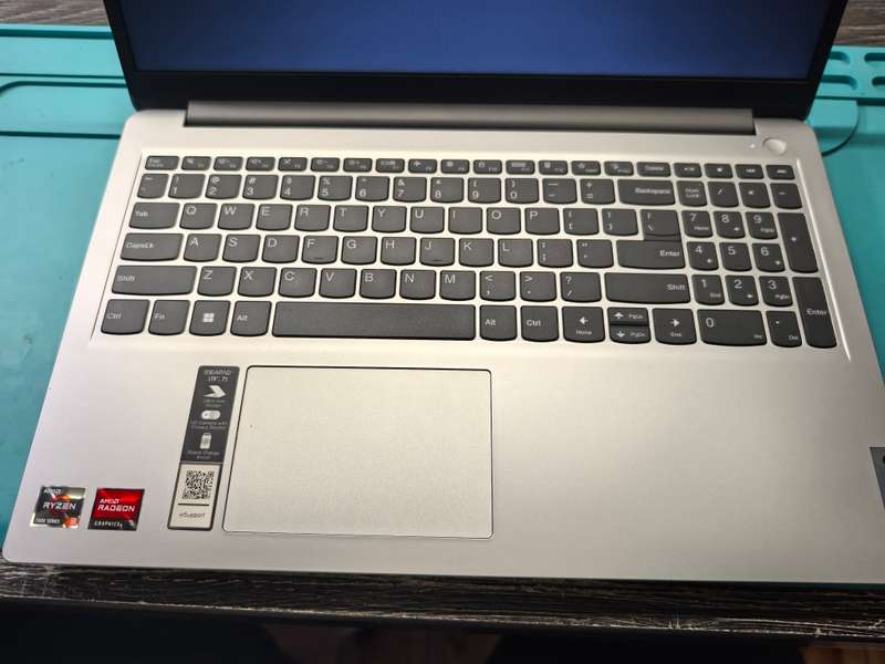 13th gen-LENOVO IDEAPAD 1-AMD RYZEN 5-7520U-16GB DDR5-512GB NVME-RADEON 610-QUAD CORE-FHD