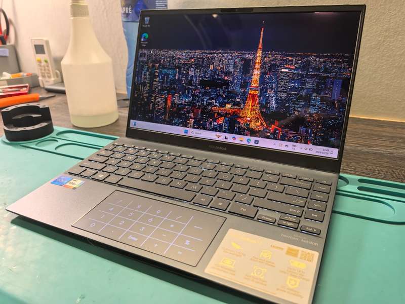 ASUS ZENBOOK 13 UX325E*i7-1165G7-16GB DDR4-512GB SSD-FHD-IRIS GRAPHICS