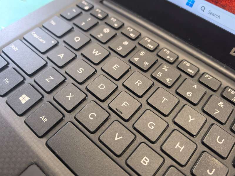 Dell XPS 13-9360 13.3" FHD Laptop - i5-8250U, 256GB SSD, 8GB RAM, Quad Core