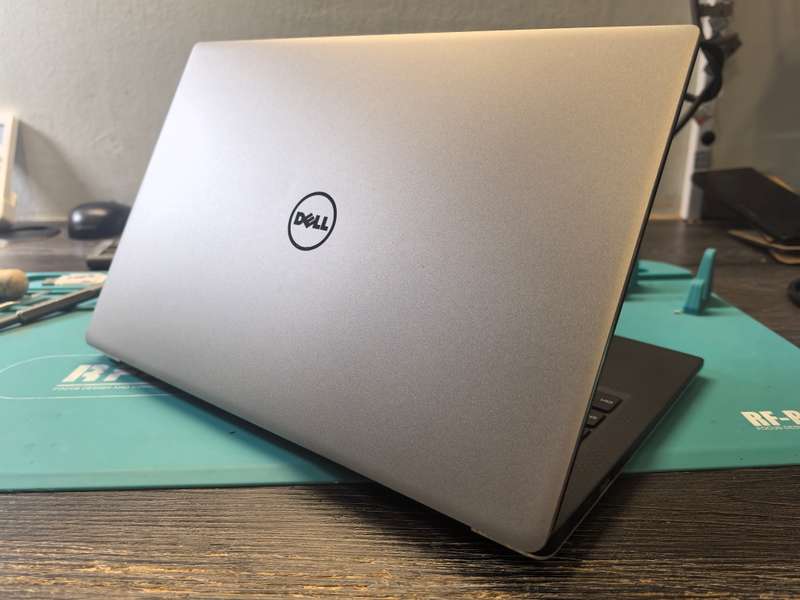Dell XPS 13-9360 13.3" FHD Laptop - i5-8250U, 256GB SSD, 8GB RAM, Quad Core