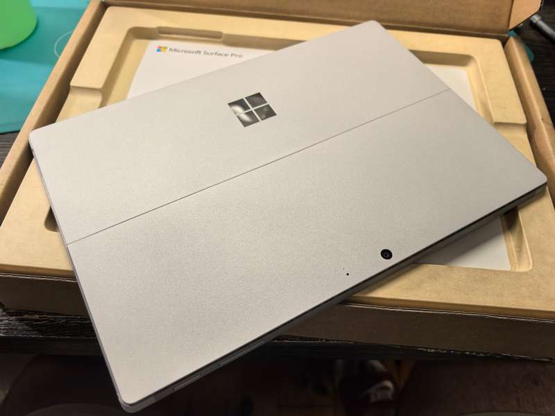 BRAND NEW-Microsoft Surface Pro 7 10th Gen i5-1035G4 16GB DDR4 256GB SSD Touchscreen 3K Display