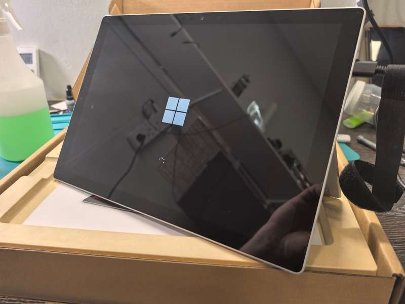 BRAND NEW-Microsoft Surface Pro 7 10th Gen i5-1035G4 16GB DDR4 256GB SSD Touchscreen 3K Display