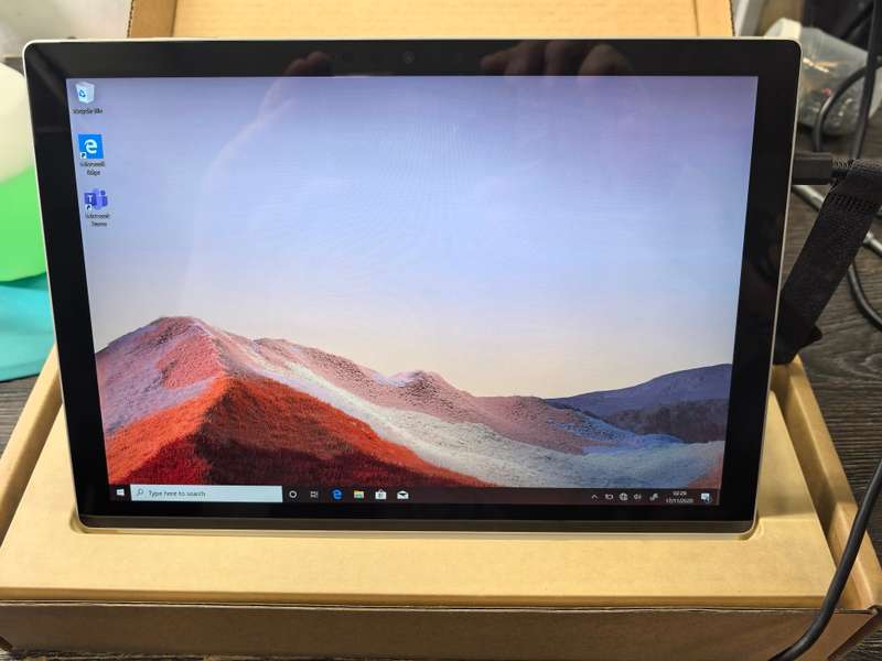 BRAND NEW-Microsoft Surface Pro 7 10th Gen i5-1035G4 16GB DDR4 256GB SSD Touchscreen 3K Display