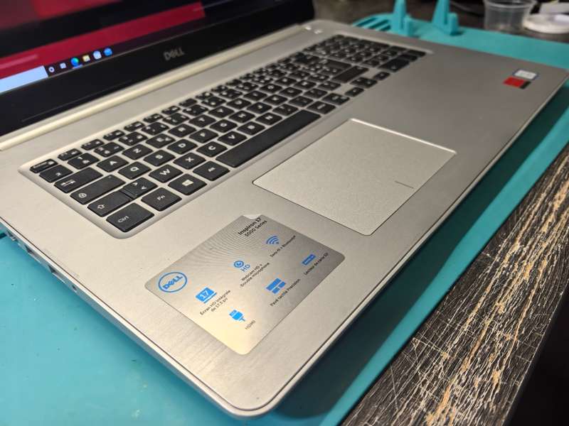 17" DELL INSPIRON 5770-i7-8550u*8GB-128GB SSD-1000GB HDD-RADEON 530 4GB-RADEON ADRENILIN