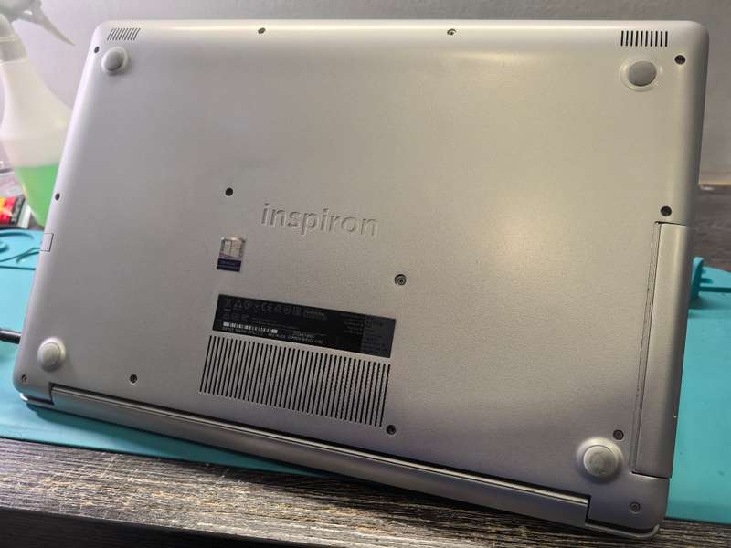 17" DELL INSPIRON 5770-i7-8550u*8GB-128GB SSD-1000GB HDD-RADEON 530 4GB-RADEON ADRENILIN