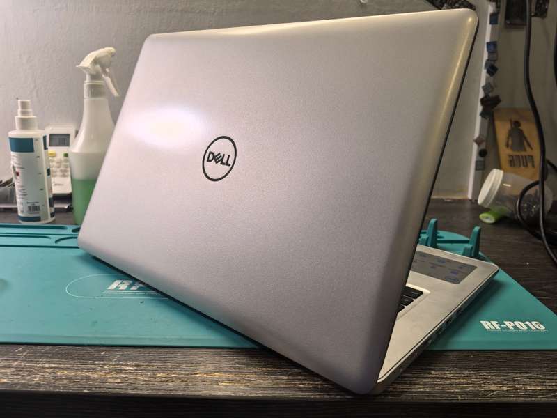 17" DELL INSPIRON 5770-i7-8550u*8GB-128GB SSD-1000GB HDD-RADEON 530 4GB-RADEON ADRENILIN
