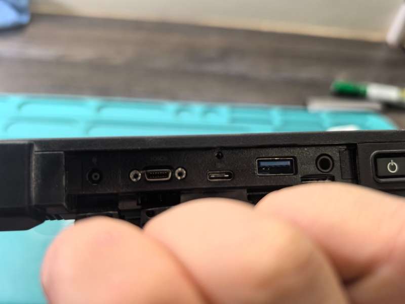Amazing*DELL LATITUDE RUGGED 7220*TOUCHSCREEN-i5-8350U*16GB RAM*256GB SSD*FULL HD*DUAL BATTERIES